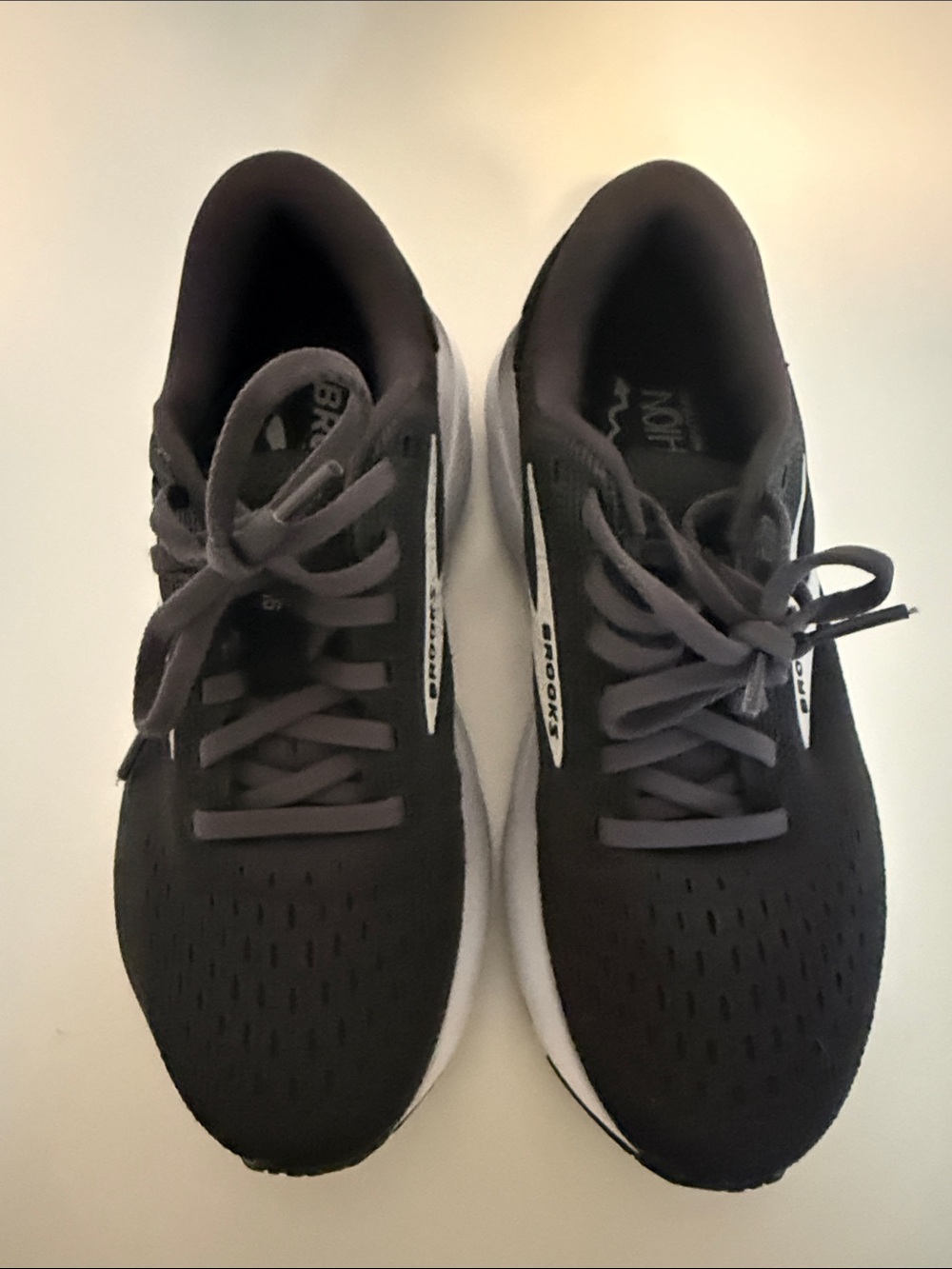 Women’s Brooks Ghost 16 gray Running Sneakers with White Sole